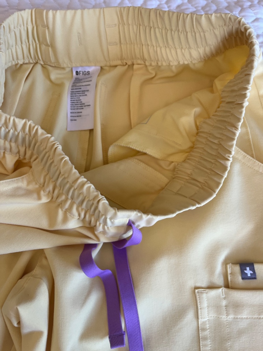 💛 FIGS Butter Yellow Joggers – Medium | Uman Style - Picture 3 of 3